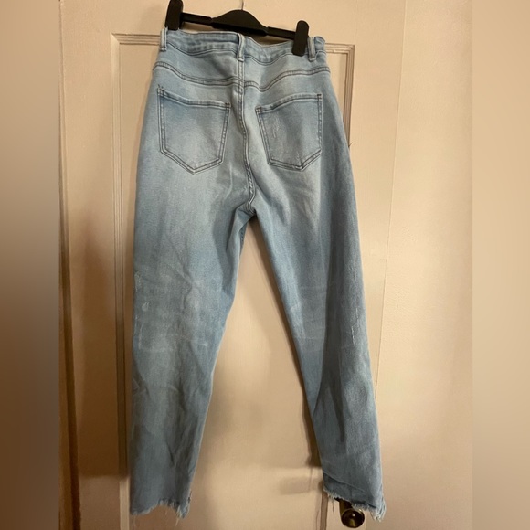 ✨4 FOR $15✨ Straight Leg Jeans - Picture 2 of 3